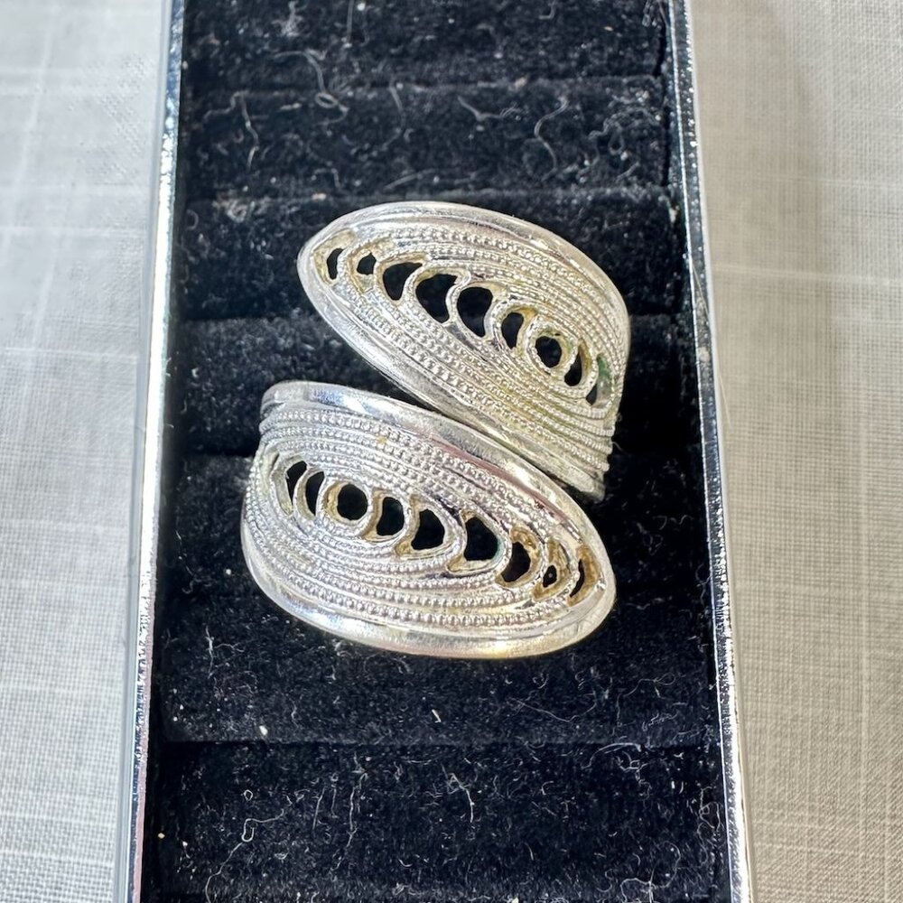 Vintage Sarah Coventry "Caress" SIlver Tone Wrap Ring